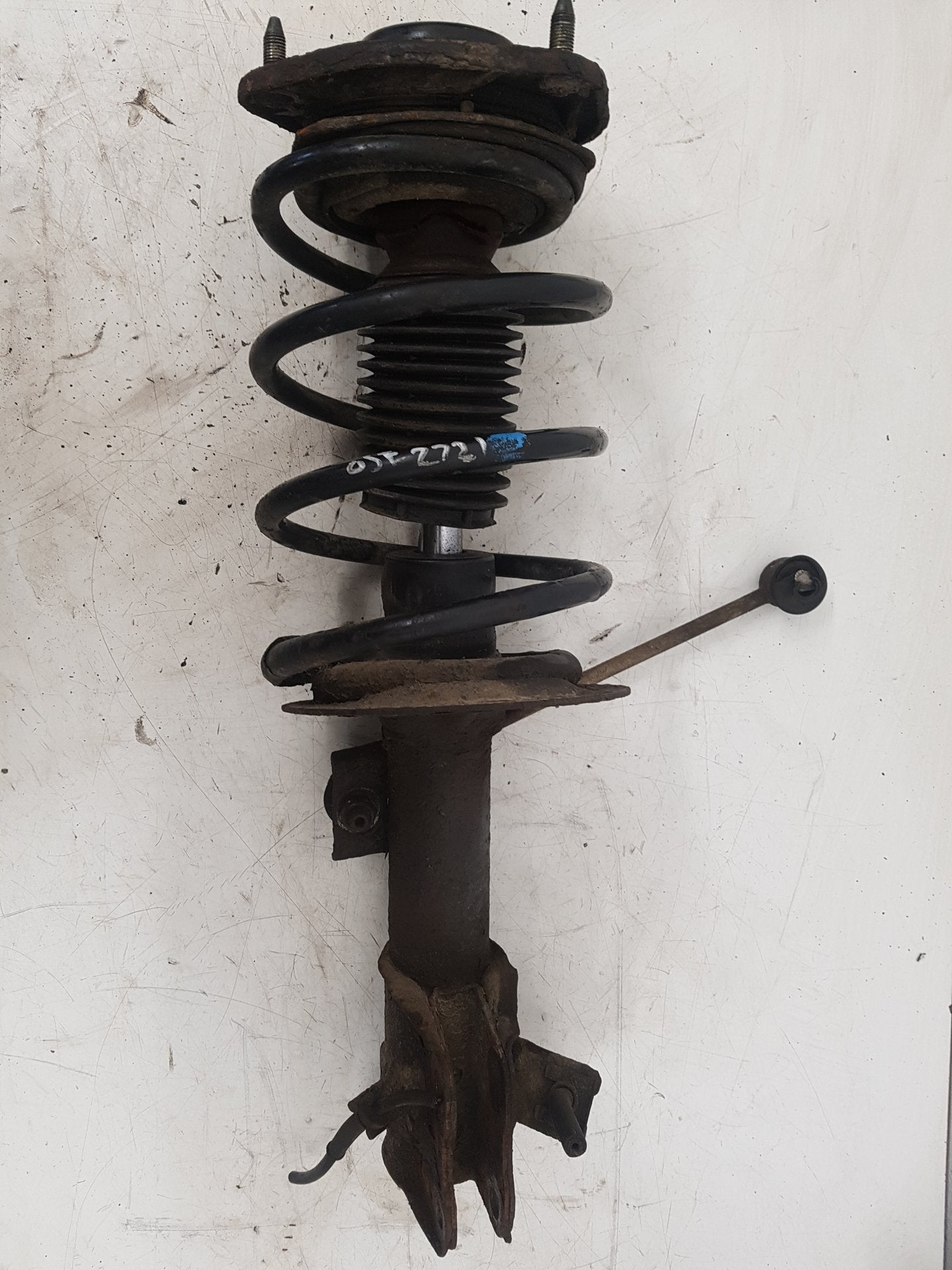 2000 - 2004 Volvo V40  Estate Right Front Shock Absorber
