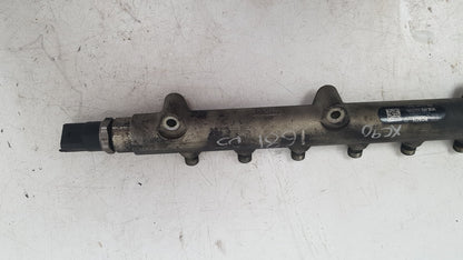 2002 - 2006 Volvo XC90  Estate Injection Rail 0445215015