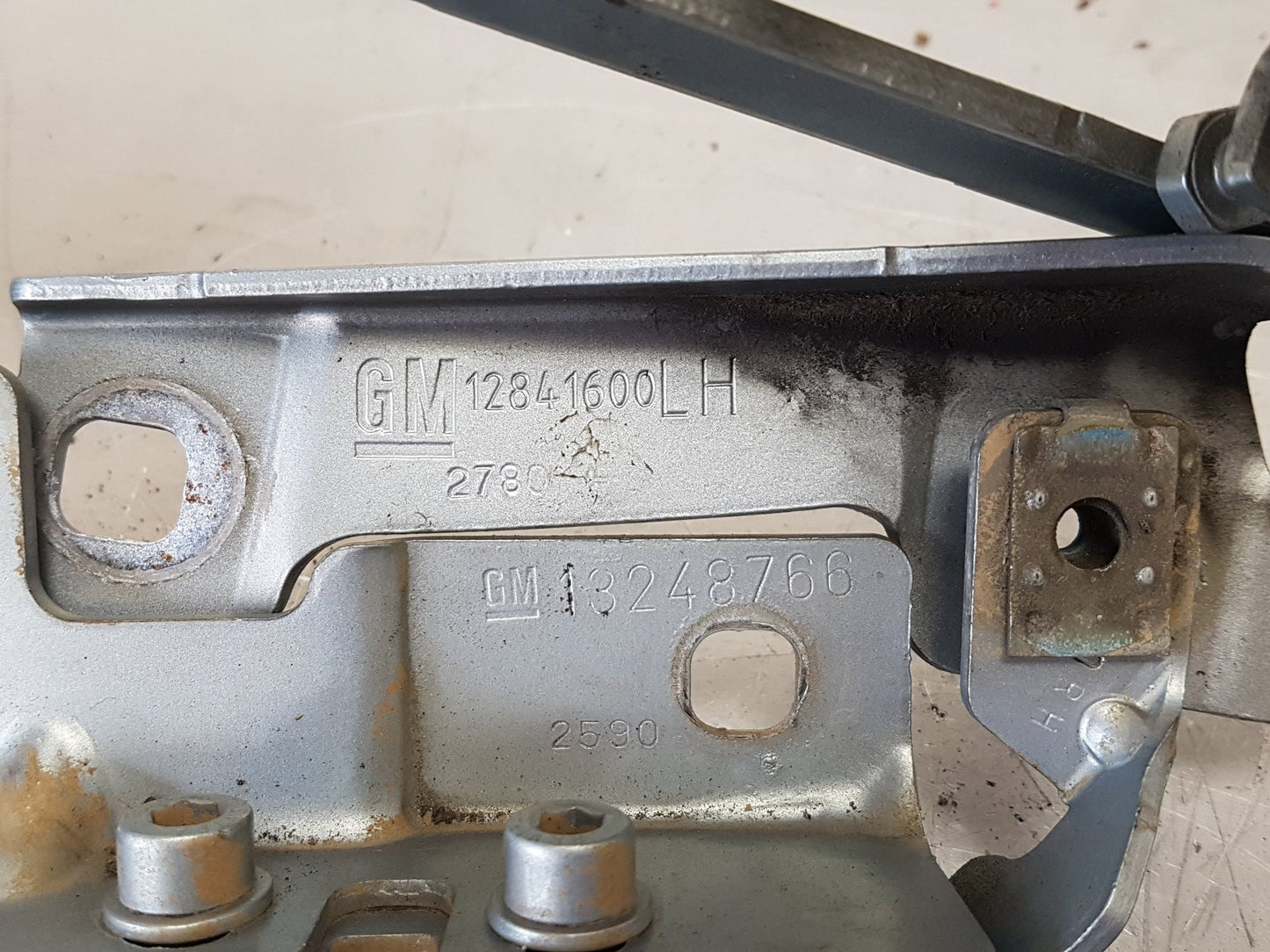 2010 - 2012 Saab 95  Saloon Bonnet Hinge/Strut LH