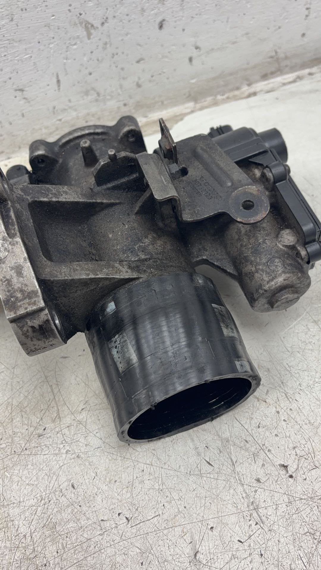 2007 - 2014 Volvo XC90  Estate EGR VALVE AND COOLER 30739223
