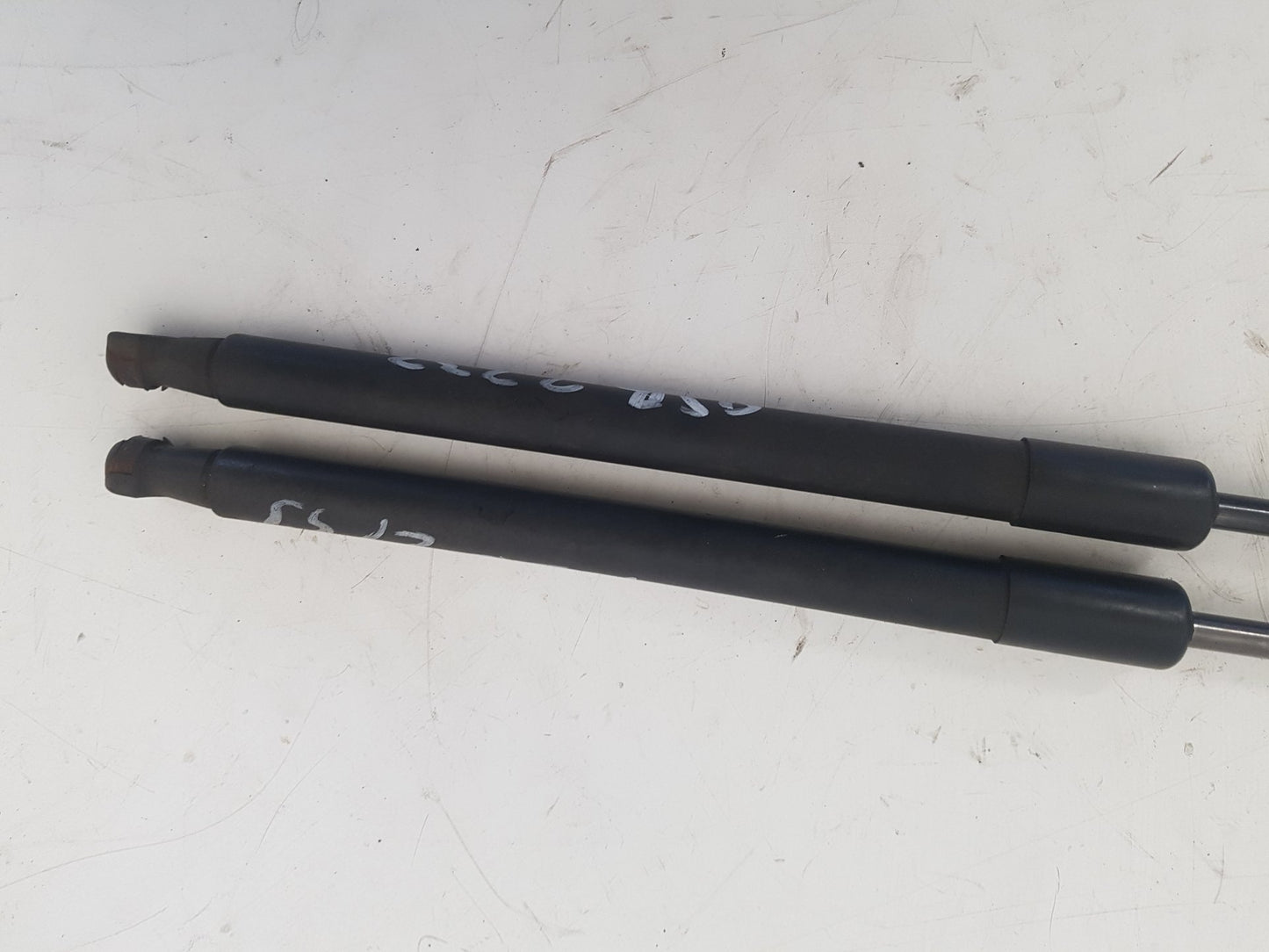 2007 - 2010 Volvo V50 545 Estate POWER TAILGATE STRUTS (PAIR) 30799188