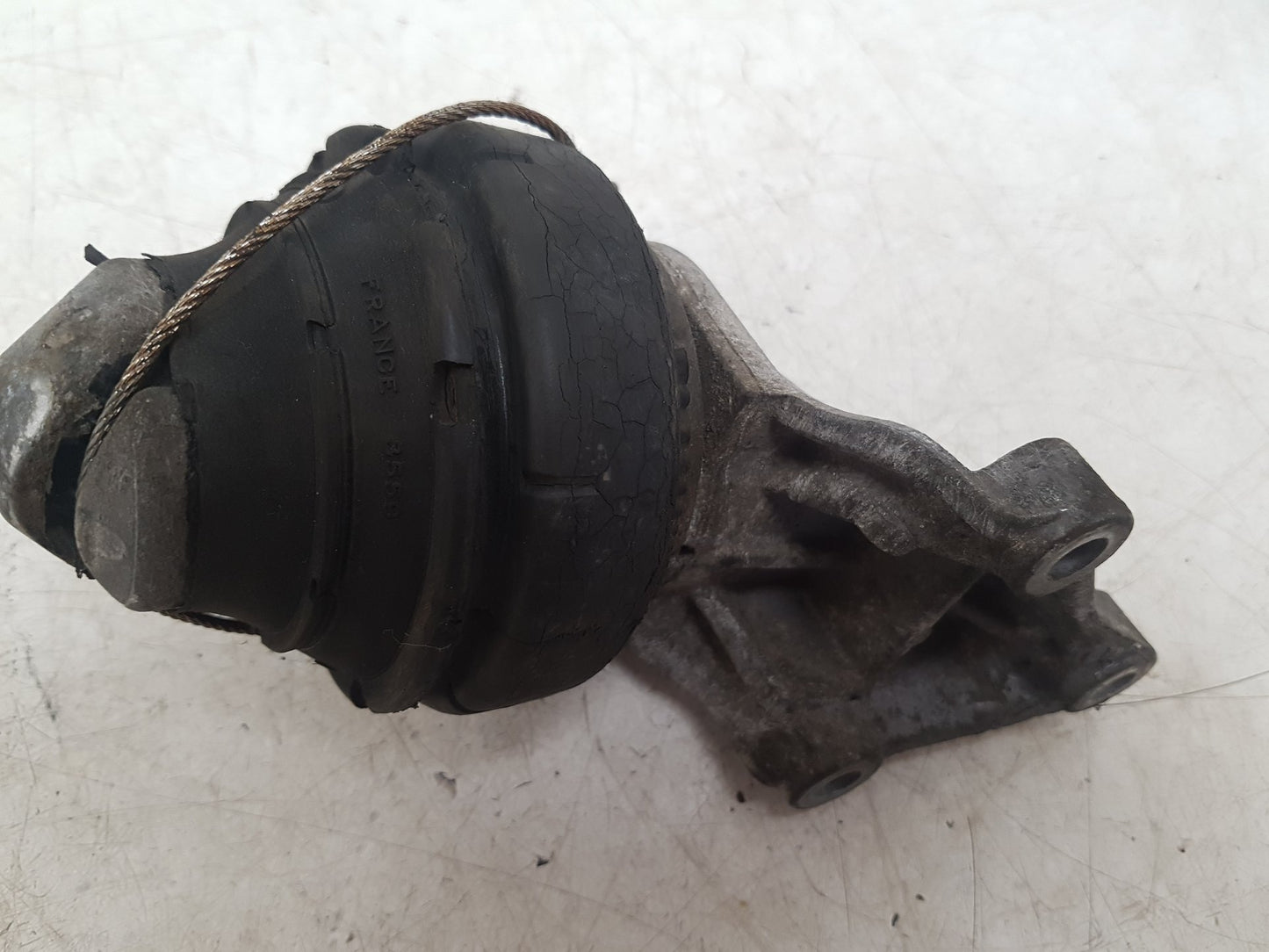 1992 - 1997 Volvo 850  Estate ENGINE MOUNT (FRONT) 6801722