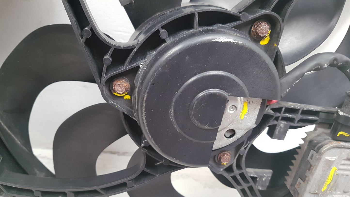 2012 - 2016 Volvo V40 Cross Country  Hatchback RADIATOR FAN & COWLING (A/C CAR) 31368431