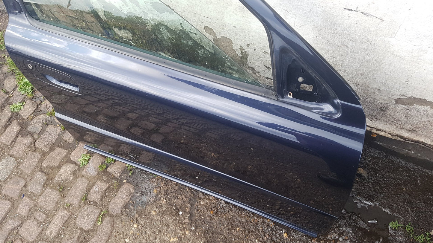 2000 - 2008 Volvo V70  Estate DOOR - COMPLETE (DRIVER SIDE FRONT) 30796487