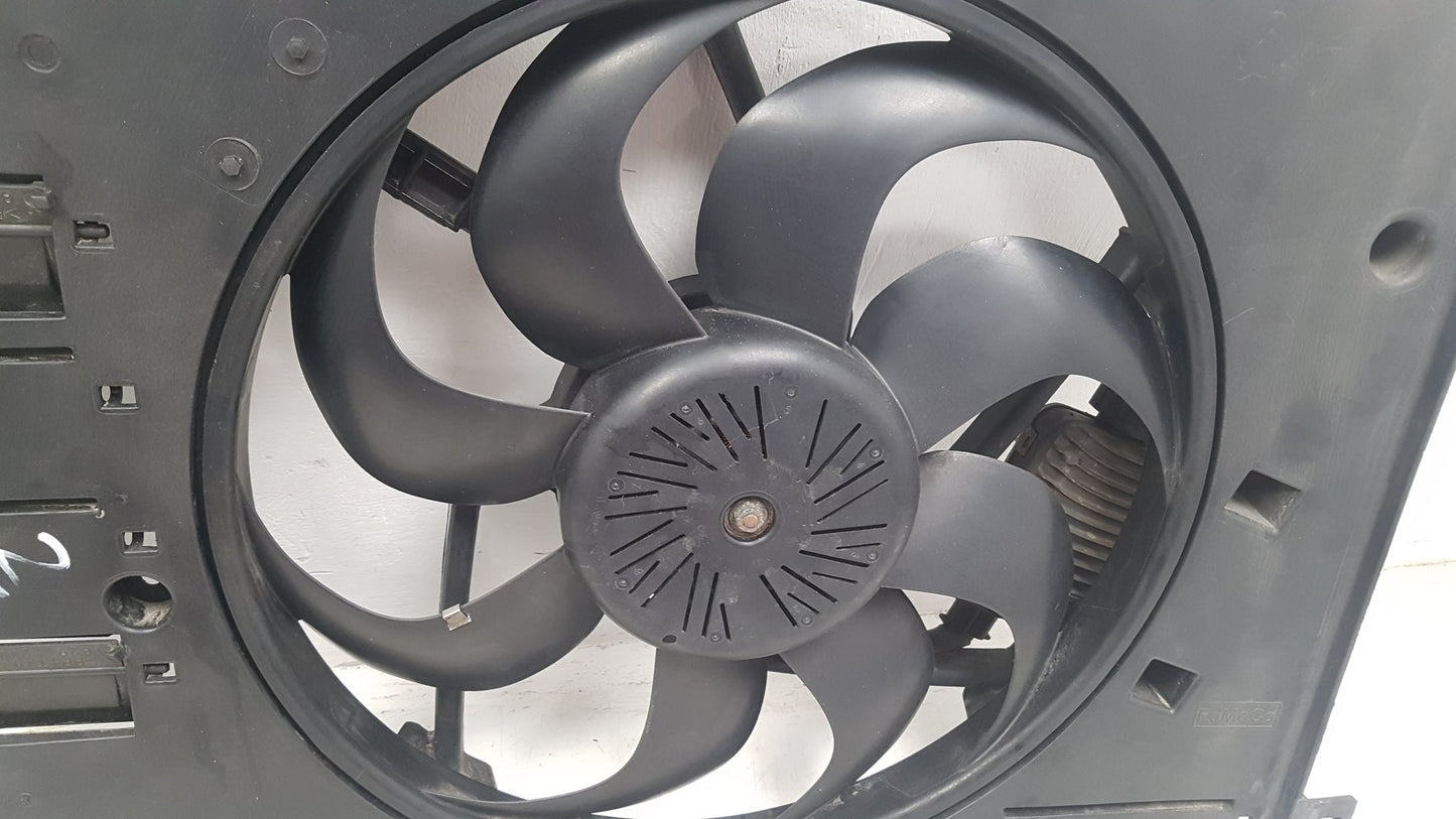 2013 - 2015 Volvo V60  Estate RADIATOR FAN & COWLING (A/C CAR) 8240543