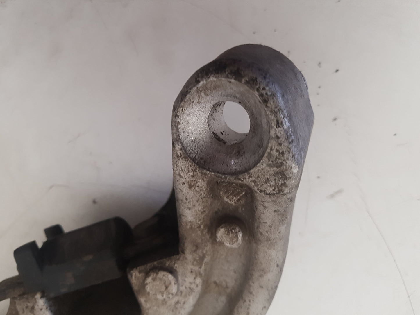 2000 - 2008 Volvo V70 II 285 Estate Left Front Lower Control Arm