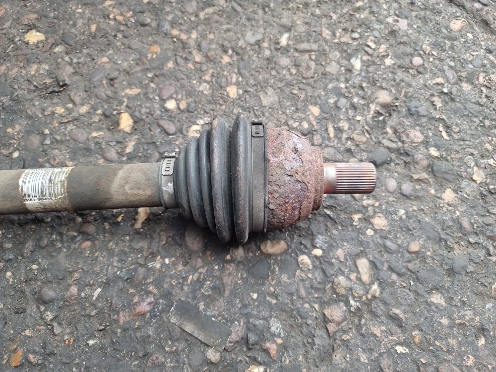 2004 - 2009 Volvo C30  Hatchback DRIVESHAFT - DRIVER FRONT (MANUAL) 31256933
