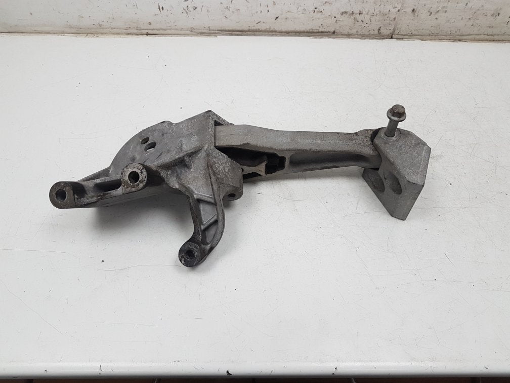2012 - 2016 Volvo V40 Cross Country  Hatchback Engine Mount 31359638