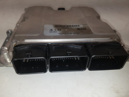 2001 - 2004 Volvo S40  Saloon Engine ECU 30630418
