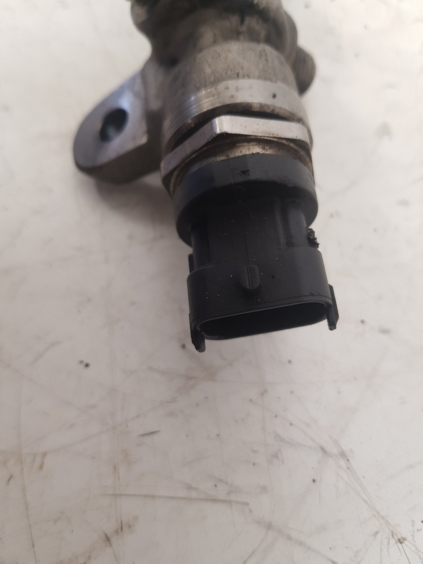 2010 - 2012 Saab 9-5  Saloon Injection Rail 0445 214 221