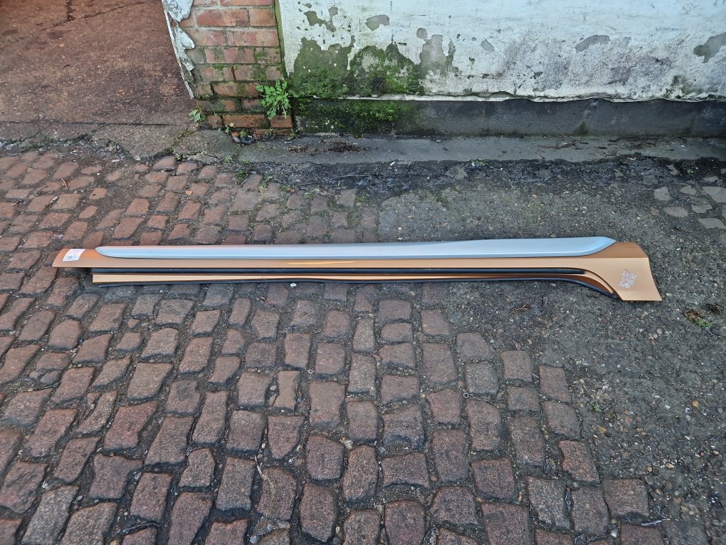 2010 - 2015 Volvo S60   Right Side Skirt BRONZE 704