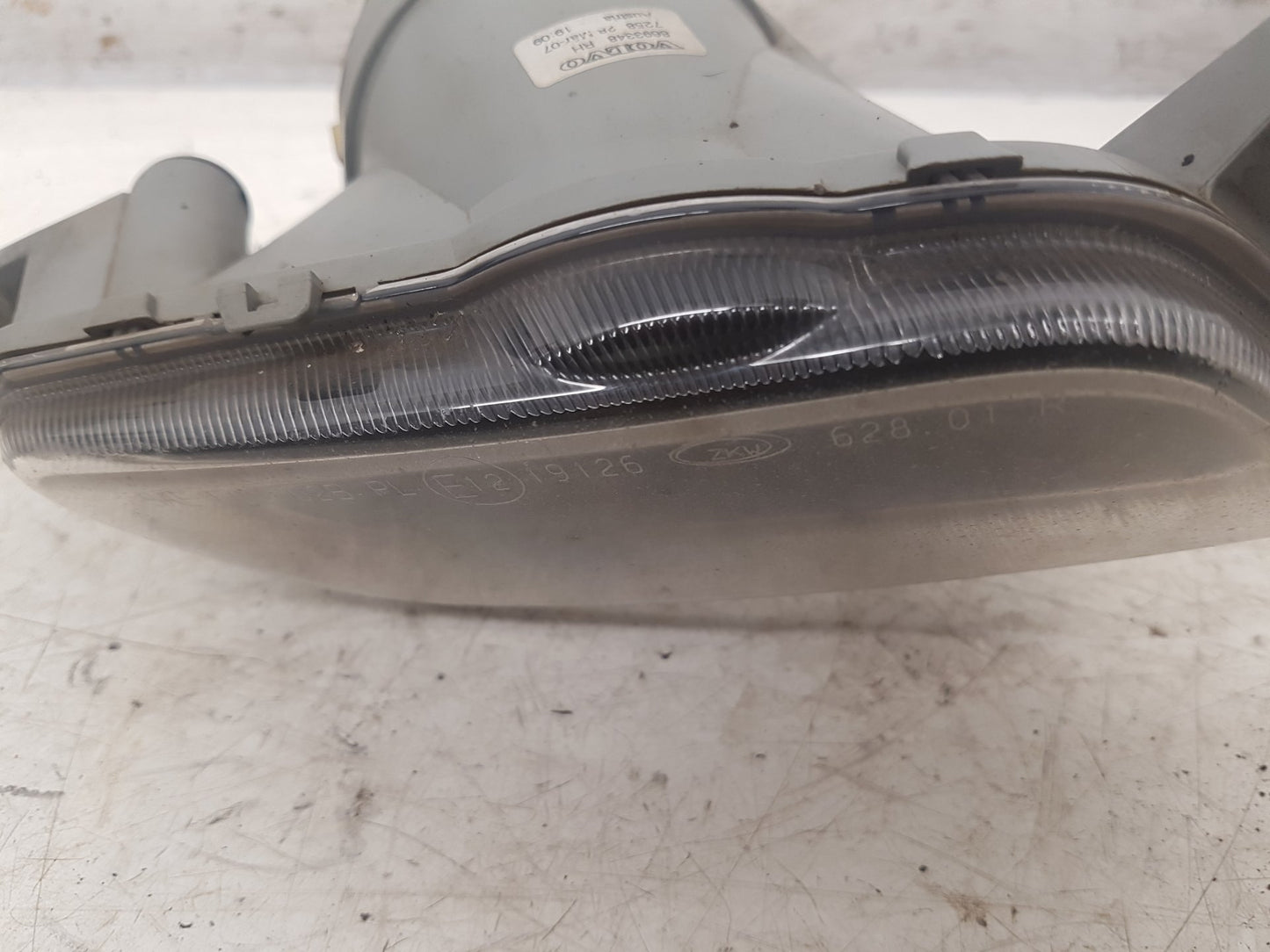 2007 Volvo V70  Estate Right Fog Light 8693348