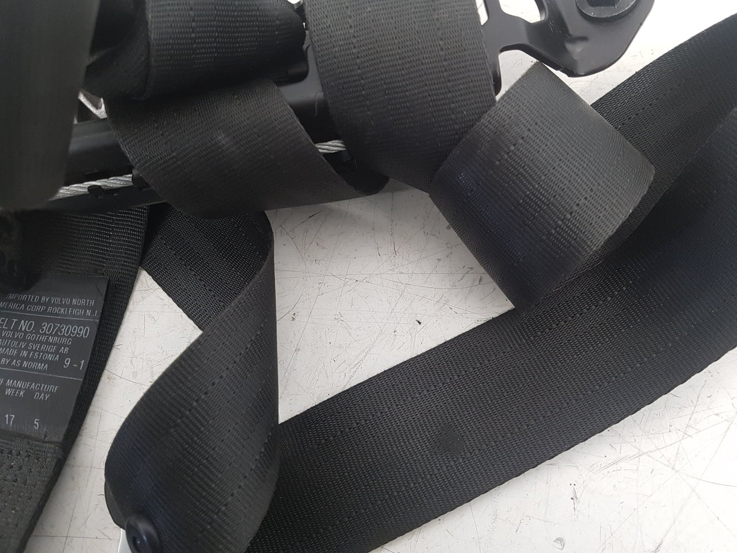 2005 Volvo S60  Saloon Left Front Seat Belt 30730990