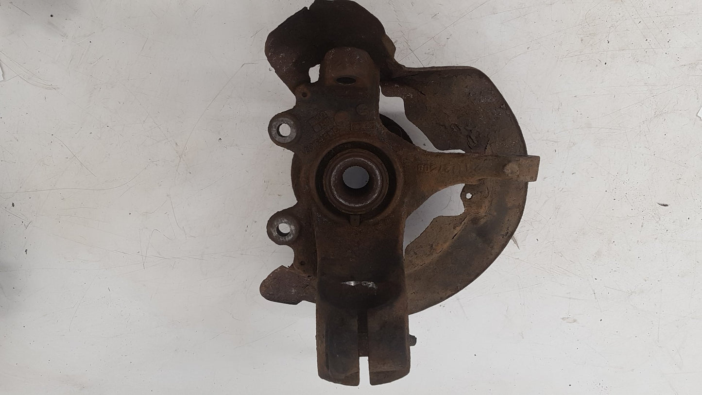 2006 - 2010 Volvo V50  Estate Left Front Hub Assembly 3M513K171