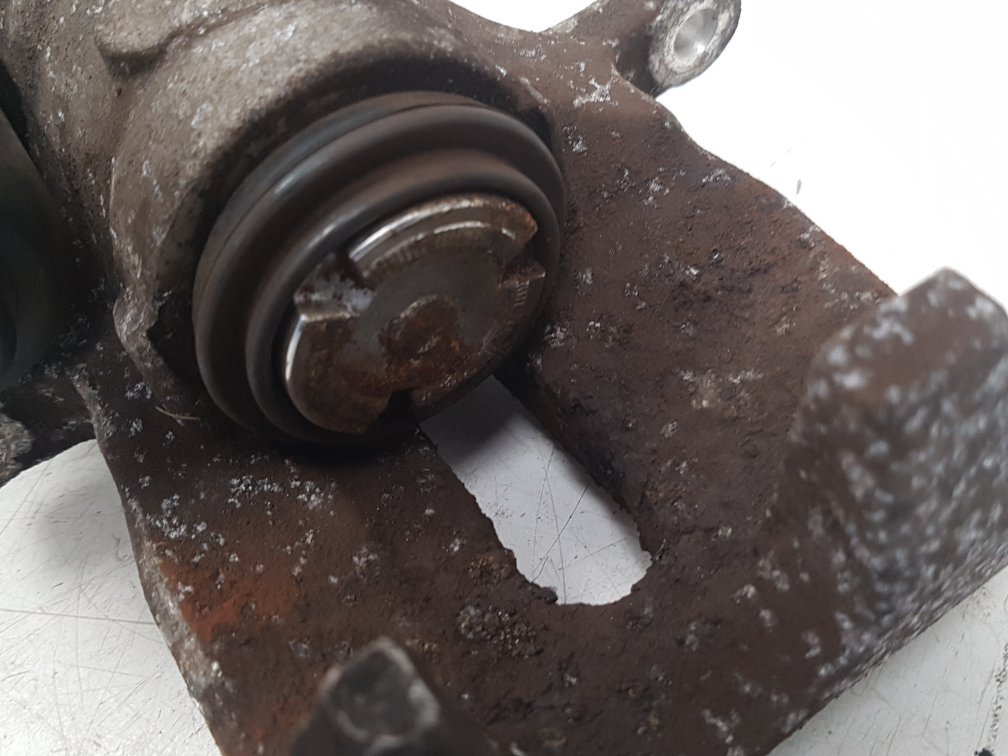 2008 - 2016 Volvo V70  Estate Right Rear Caliper 31262415