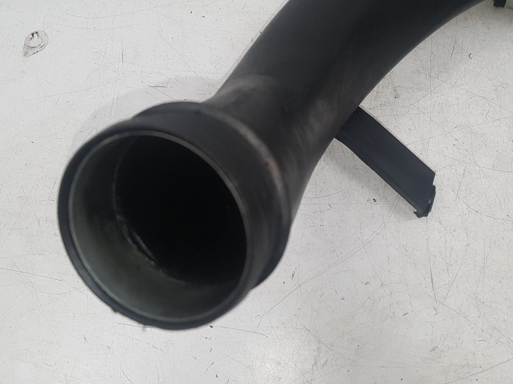 2010 - 2015 Volvo S60   Intercooler Pipe 31261343