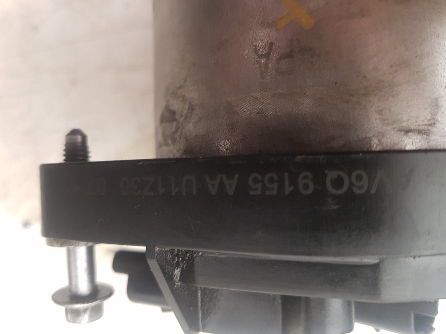 2013 - 2016 Volvo V40 III 525 Hatchback Fuel Filter Housing AV6Q 9155 AA