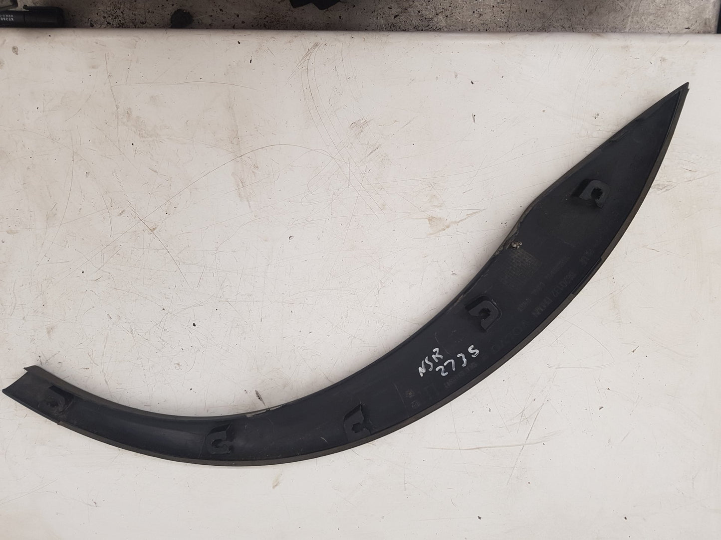 2000 - 2007 Volvo XC70  Estate Left Rear Wheel Arch Moulding 8620132