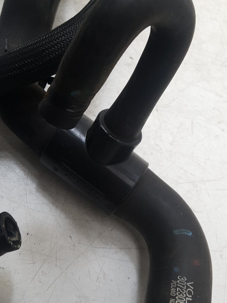 2004 - 2007 Volvo V50  Estate RADIATOR HOSE 30723082