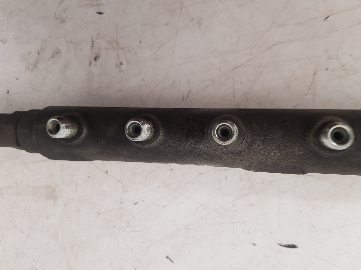 2001 - 2008 Volvo V70  Estate Injection Rail 8658252