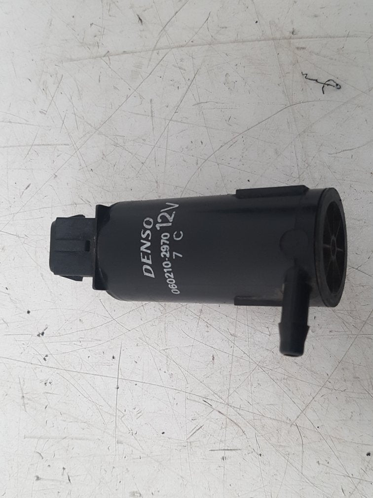 2002 Saab 9-3  Convertible WASHER PUMP (WINDSCREEN) 60210-2970