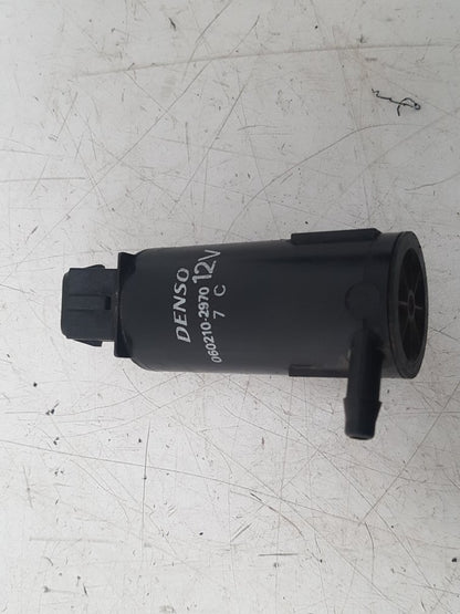 2002 Saab 9-3  Convertible WASHER PUMP (WINDSCREEN) 60210-2970