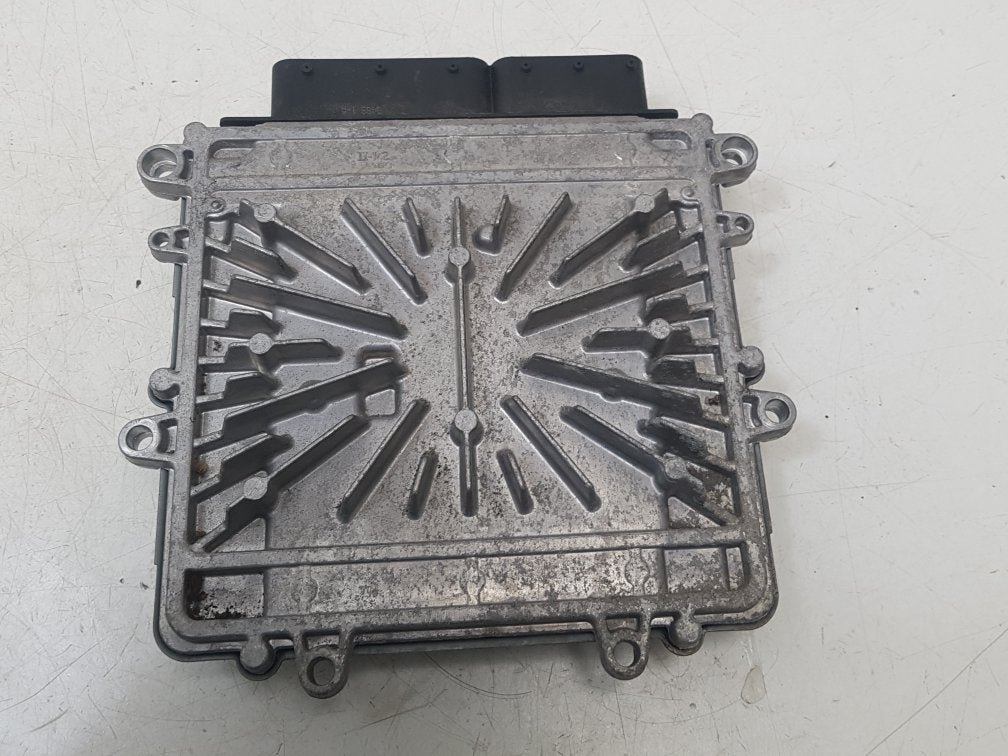 2007 - 2010 Volvo V70  Estate Engine ECU 31272462AA