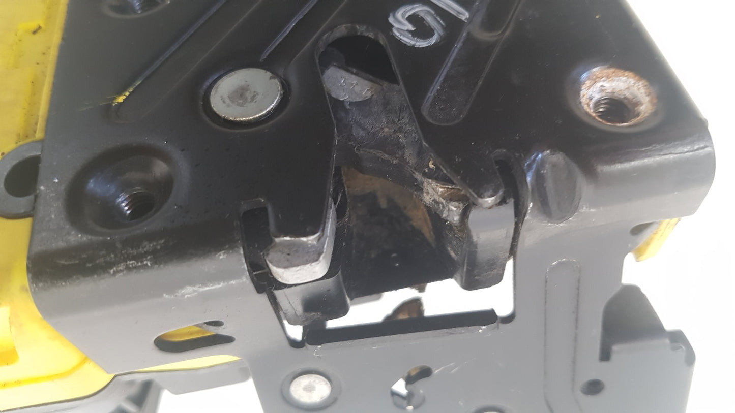 2005 Volvo V70  Estate Right Front Door Lock Actuator