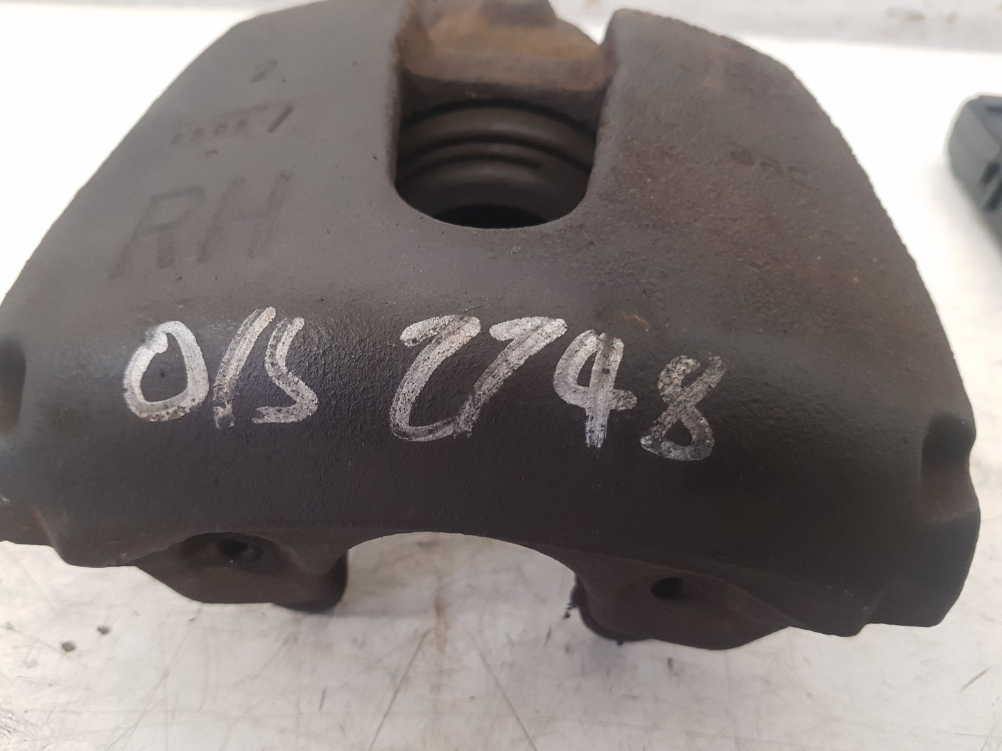 2006 - 2012 Volvo C30  Hatchback Right Front Caliper 36051716