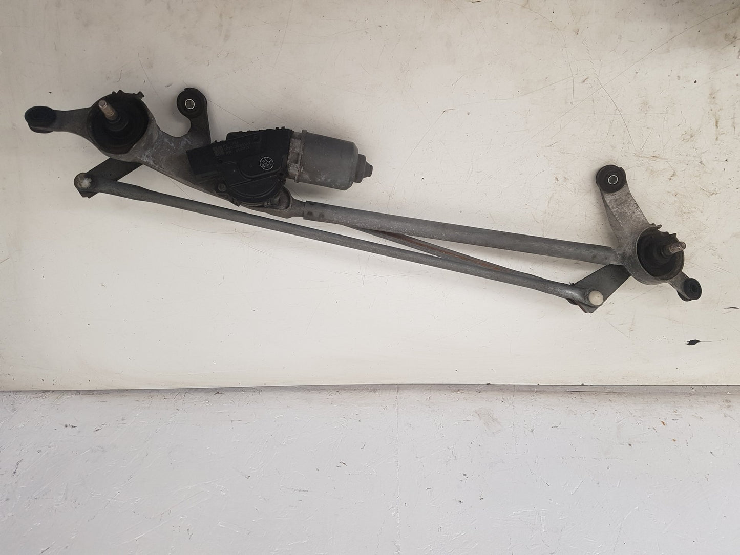 2010 - 2012 Saab 9-5  Saloon Saab 9-5 Vector Front Wiper Motor & Linkage 13240559 2010-2012 13240559