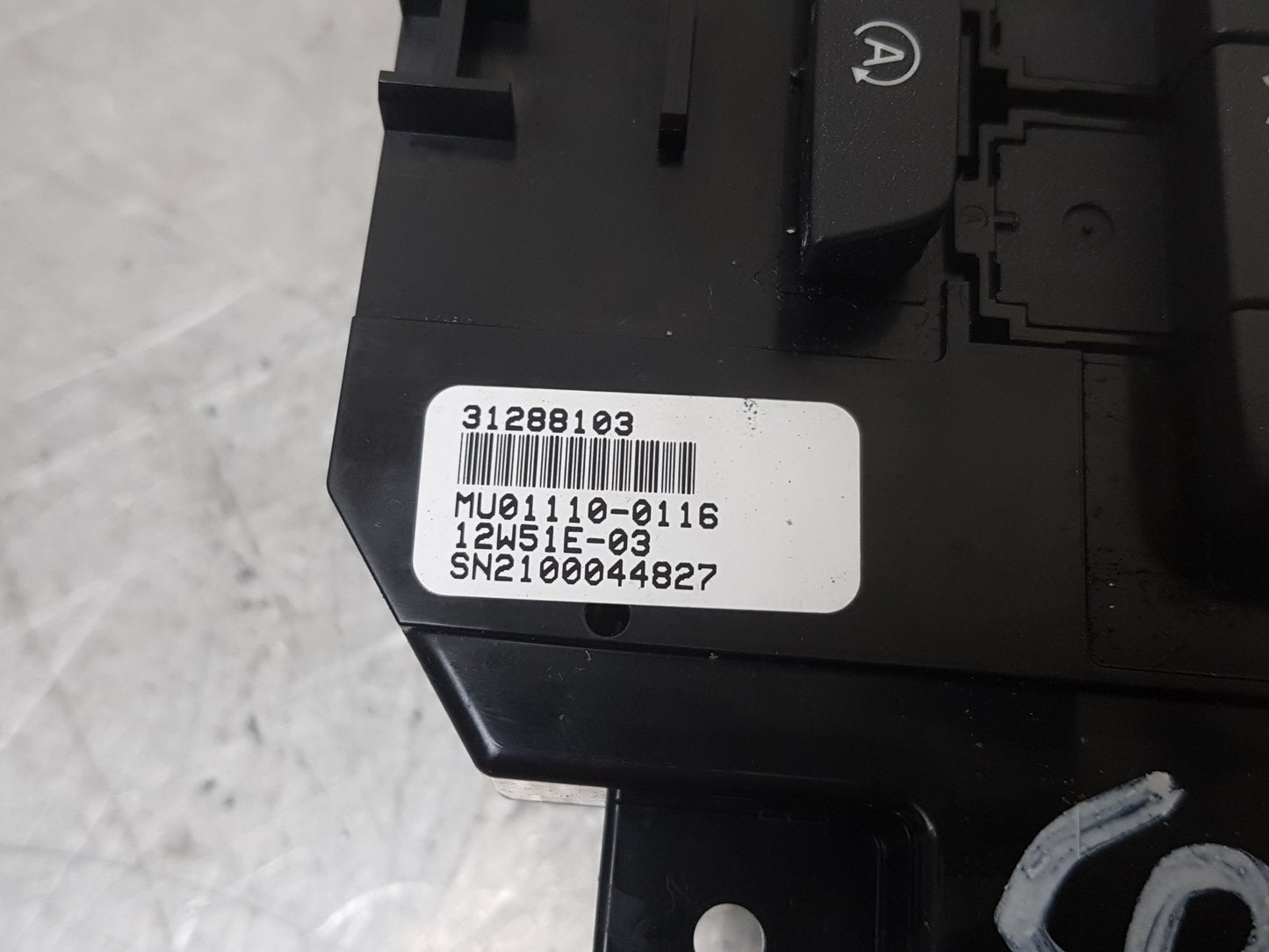 2012 - 2015 Volvo V40  Hatchback HEATER & RADIO CONTROL PANNEL 31288103