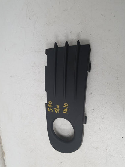 2004 - 2007 Volvo S40  Saloon Right Fog Light Cover 30657008