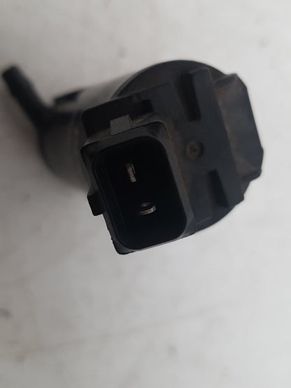 2002 Saab 9-3  Convertible WASHER PUMP (WINDSCREEN) 60210-2970