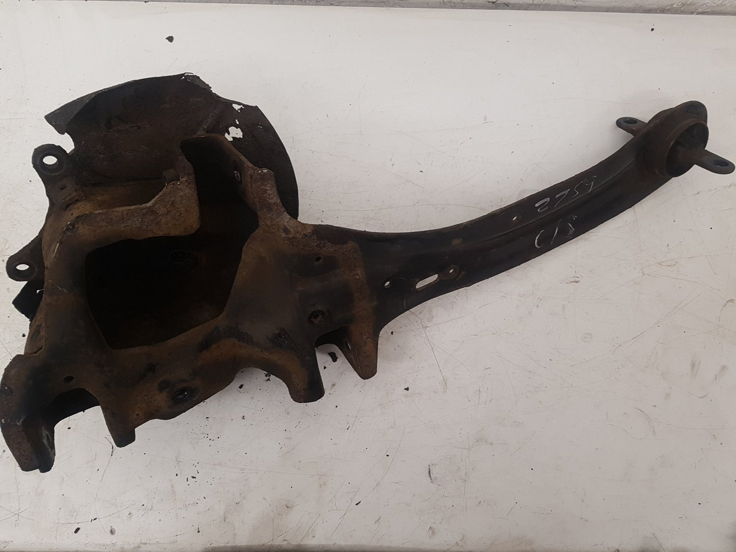 2010 - 2012 Volvo S40  Saloon Right Rear Hub Assembly 31340686