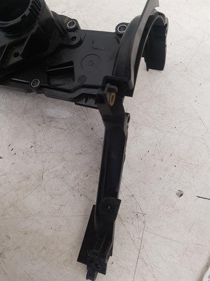 2013 - 2016 Volvo V40 III 525 Hatchback Rocker Cover M06042A170