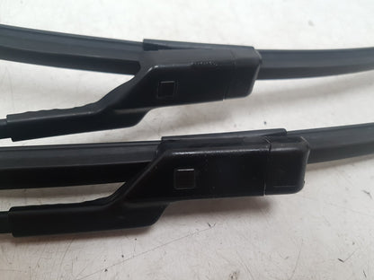 2007 Volvo C70  Convertible FRONT WIPER (PAIR) 30753000