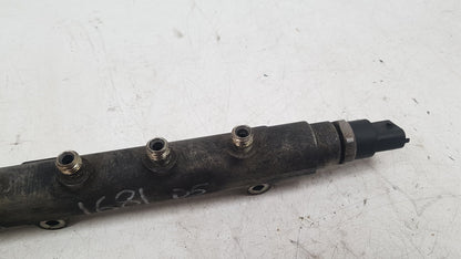 2002 - 2006 Volvo XC90  Estate Injection Rail 0445215015