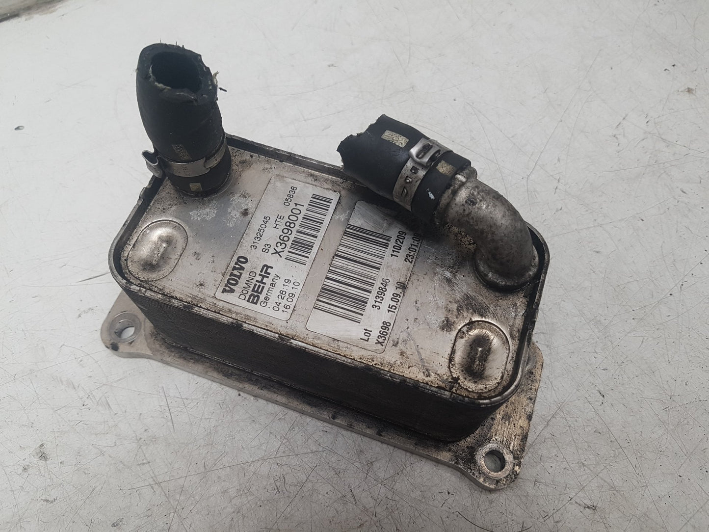 2010 - 2016 Volvo S80  Saloon Engine Oil Cooler 31325045