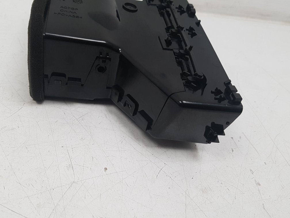 2019 - 2021 Volvo XC40 536 Estate AIR VENT (CENTRE FRONT) 31477275