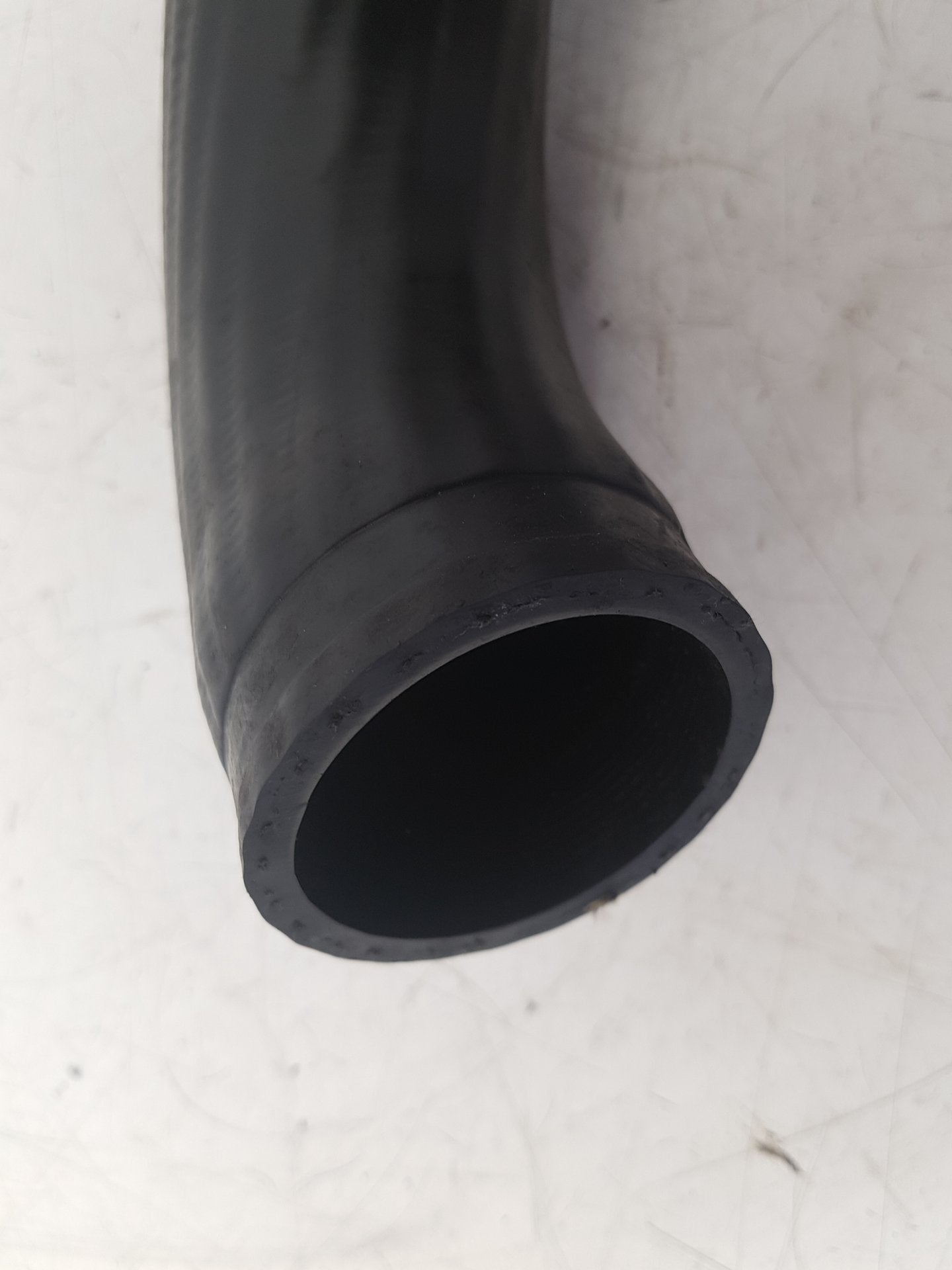 2002 - 2007 Volvo V70  Estate INTERCOOLER HOSE 30645937