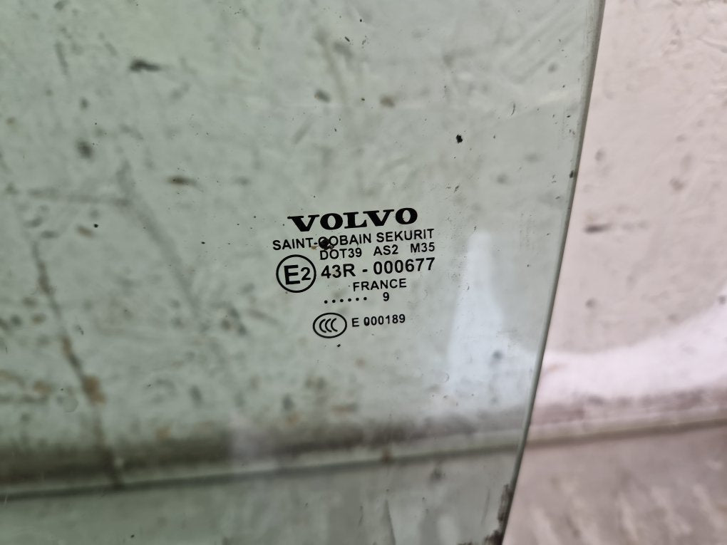 2008 - 2009 Volvo C70  Convertible Left Front Door Window