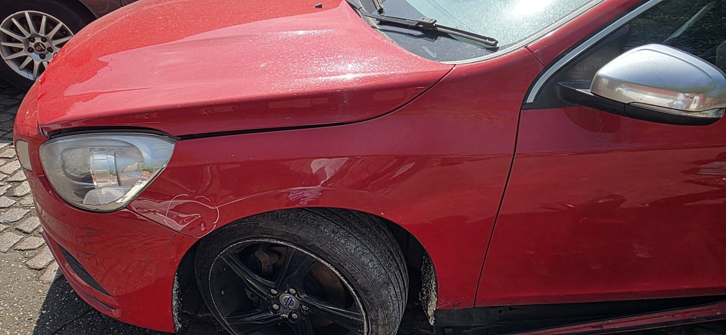 2009 - 2013 Volvo V60  Estate Left Front Guard 31352073