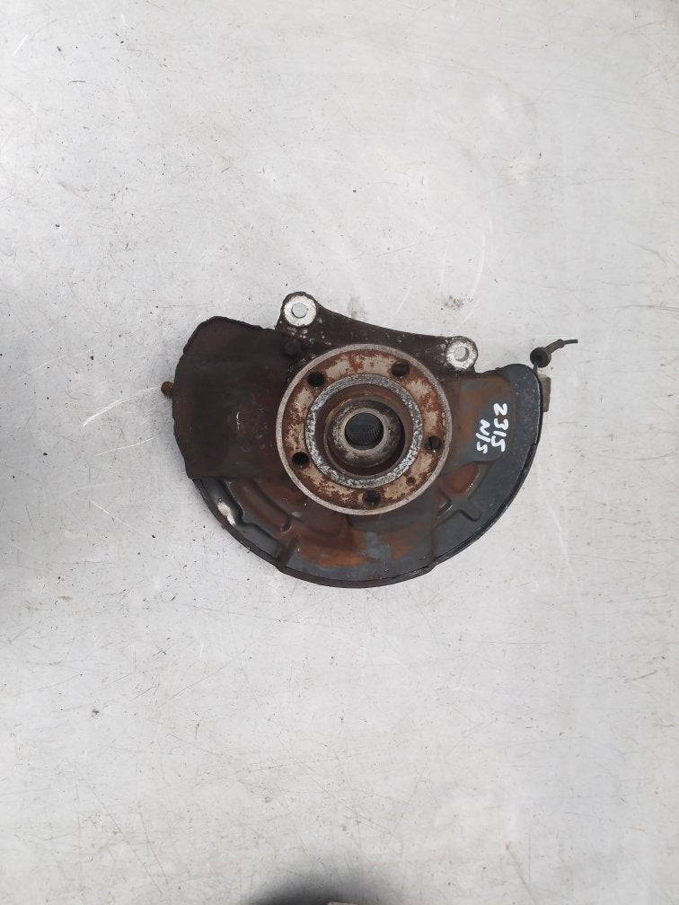2000 - 2007 Volvo V70  Estate Left Front Hub Assembly