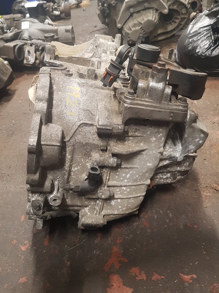 2005 - 2007 Volvo V70   Manual Gearbox 9482432