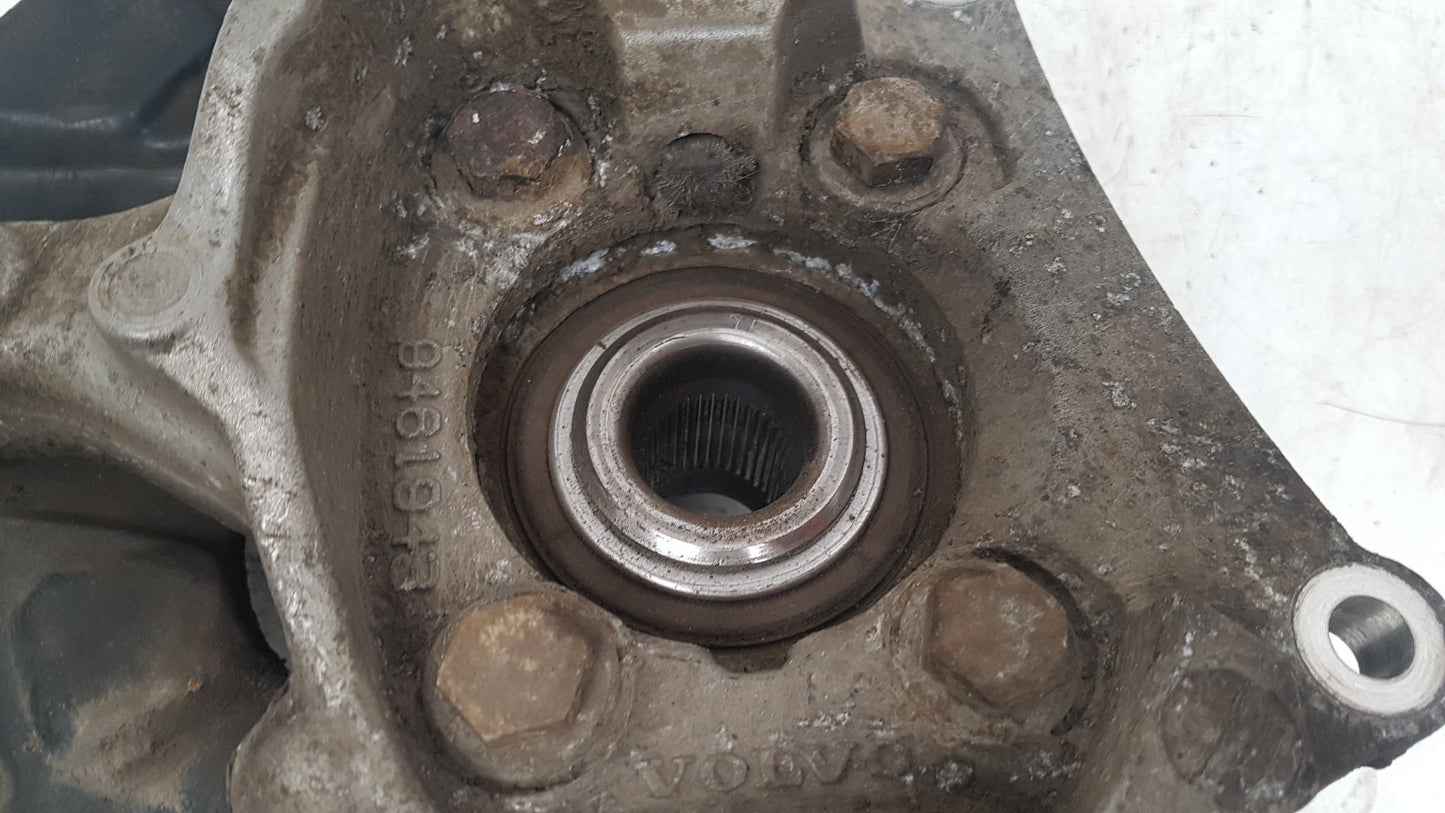 2000 - 2007 Volvo XC70  Estate Left Front Hub Assembly 30760714