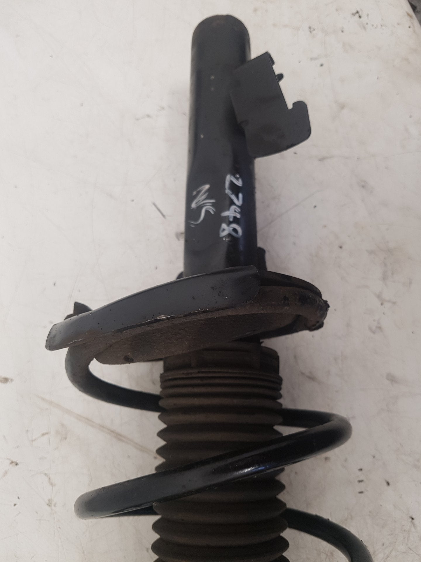 2006 - 2012 Volvo C30  Hatchback Left Front Shock Absorber 334843