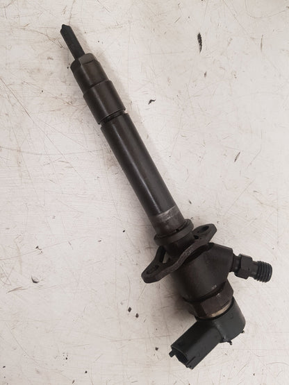 2001 - 2005 Volvo V70  Estate Fuel Injector 8658353