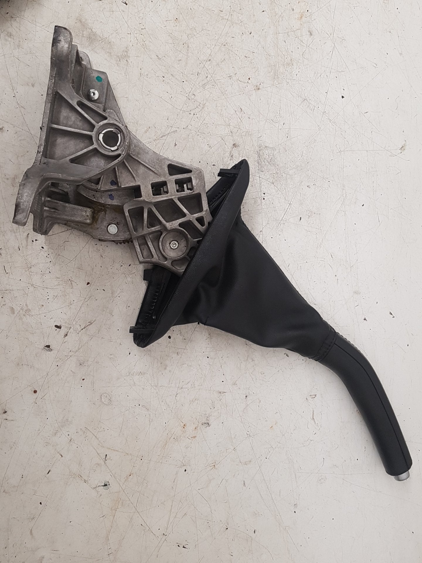 2013 - 2016 Volvo V40 III 525 Hatchback Handbrake Assembly 11330161