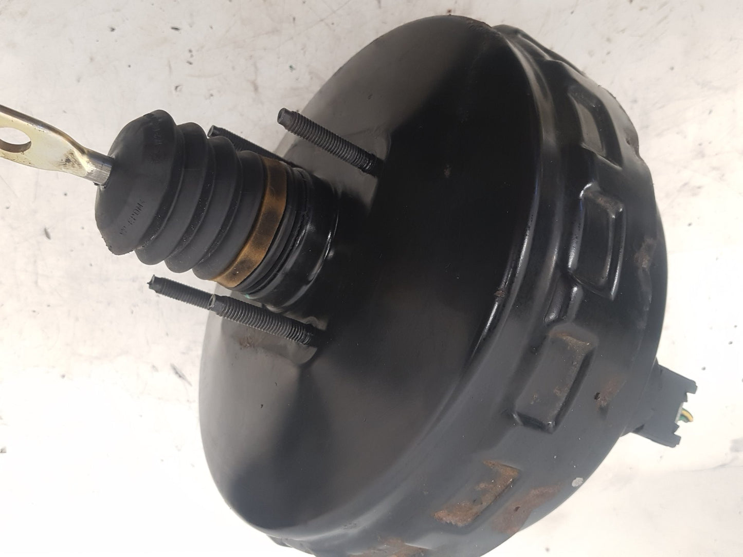 2002 - 2006 Volvo XC90  Estate Brake Booster 30665452