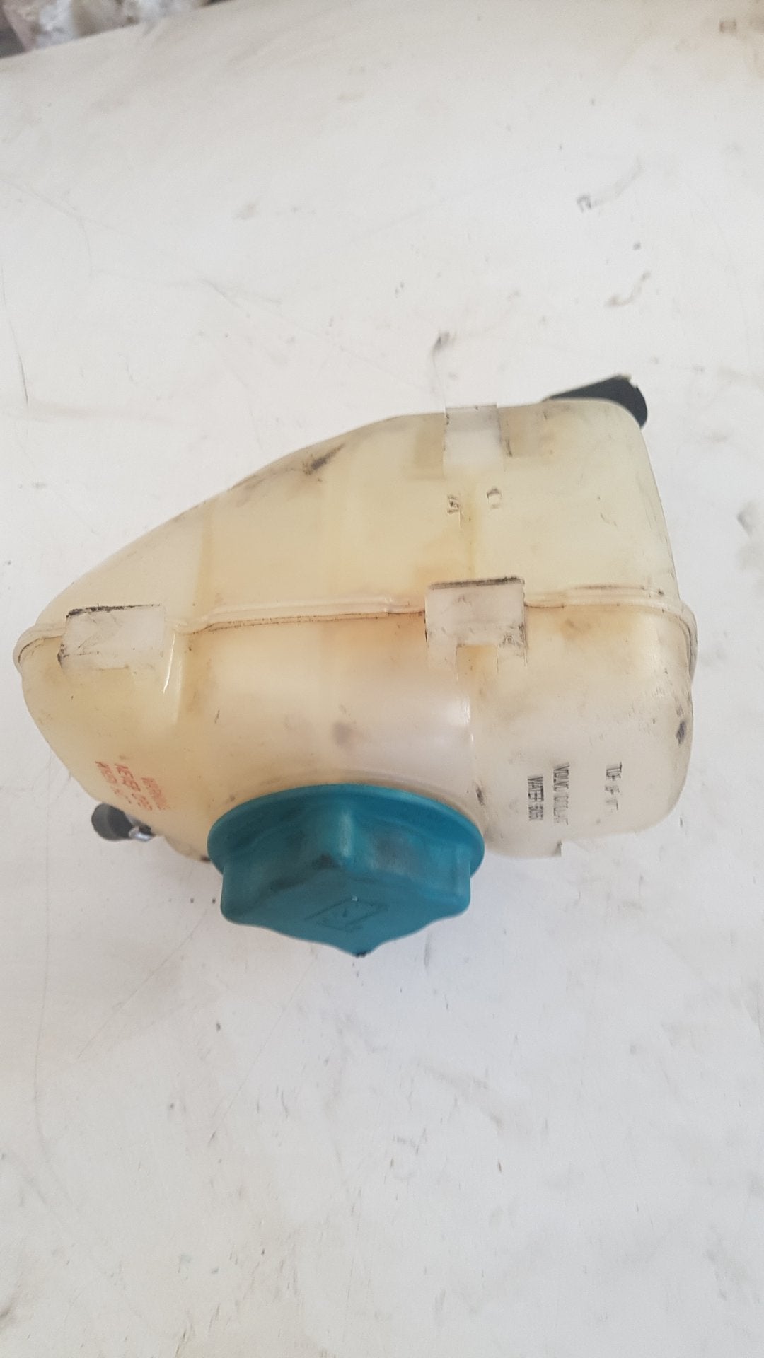 2002 - 2006 Volvo XC90  Estate Radiator Pressure Bottle 30723929